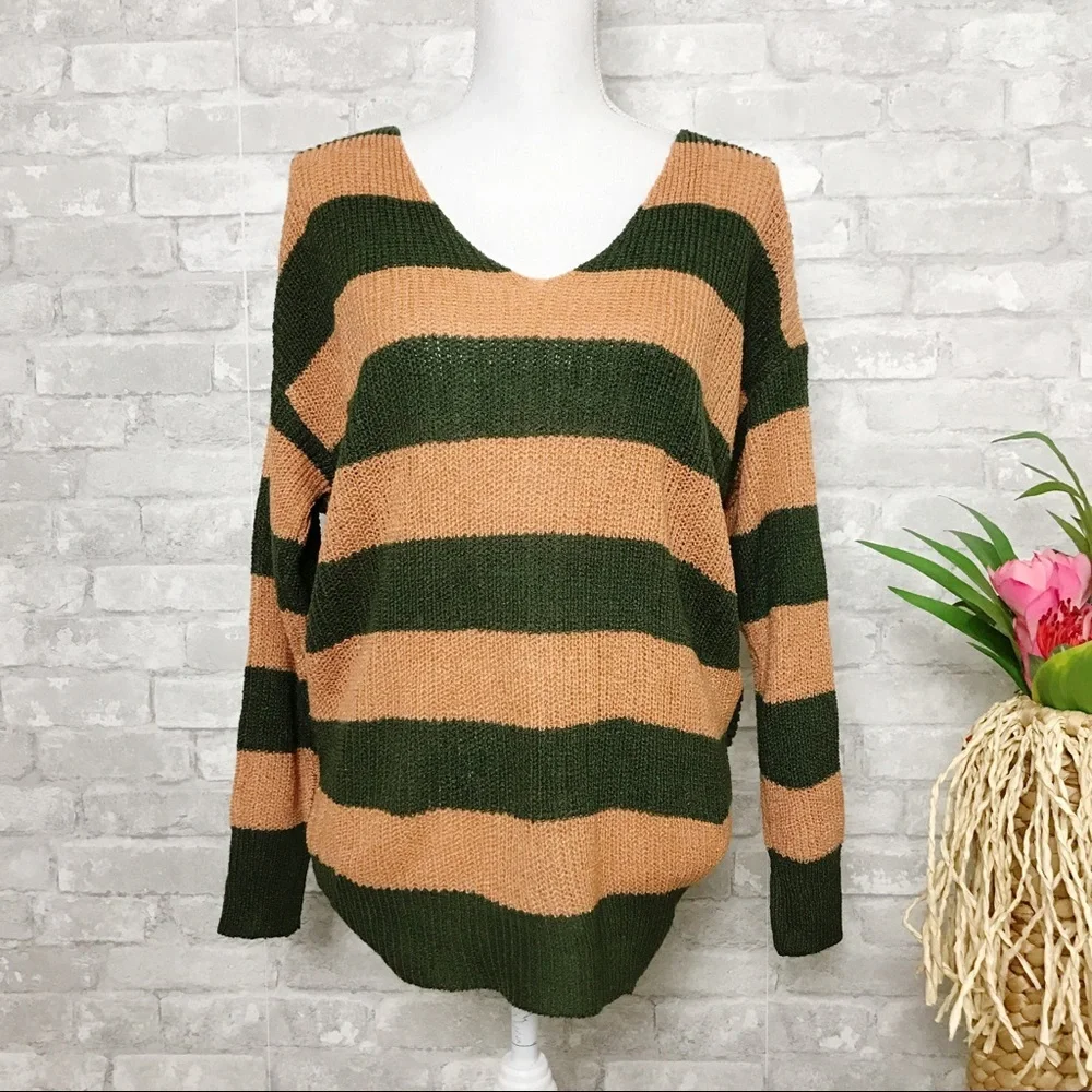 NWT Gorgeous Orange & Green Striped V-Neck Open Back Knit Sweater - Picture 2 of 8